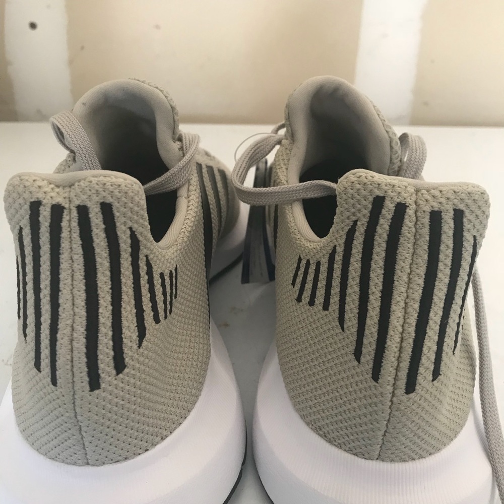 Adidas Swift Run - Picture 2 of 6